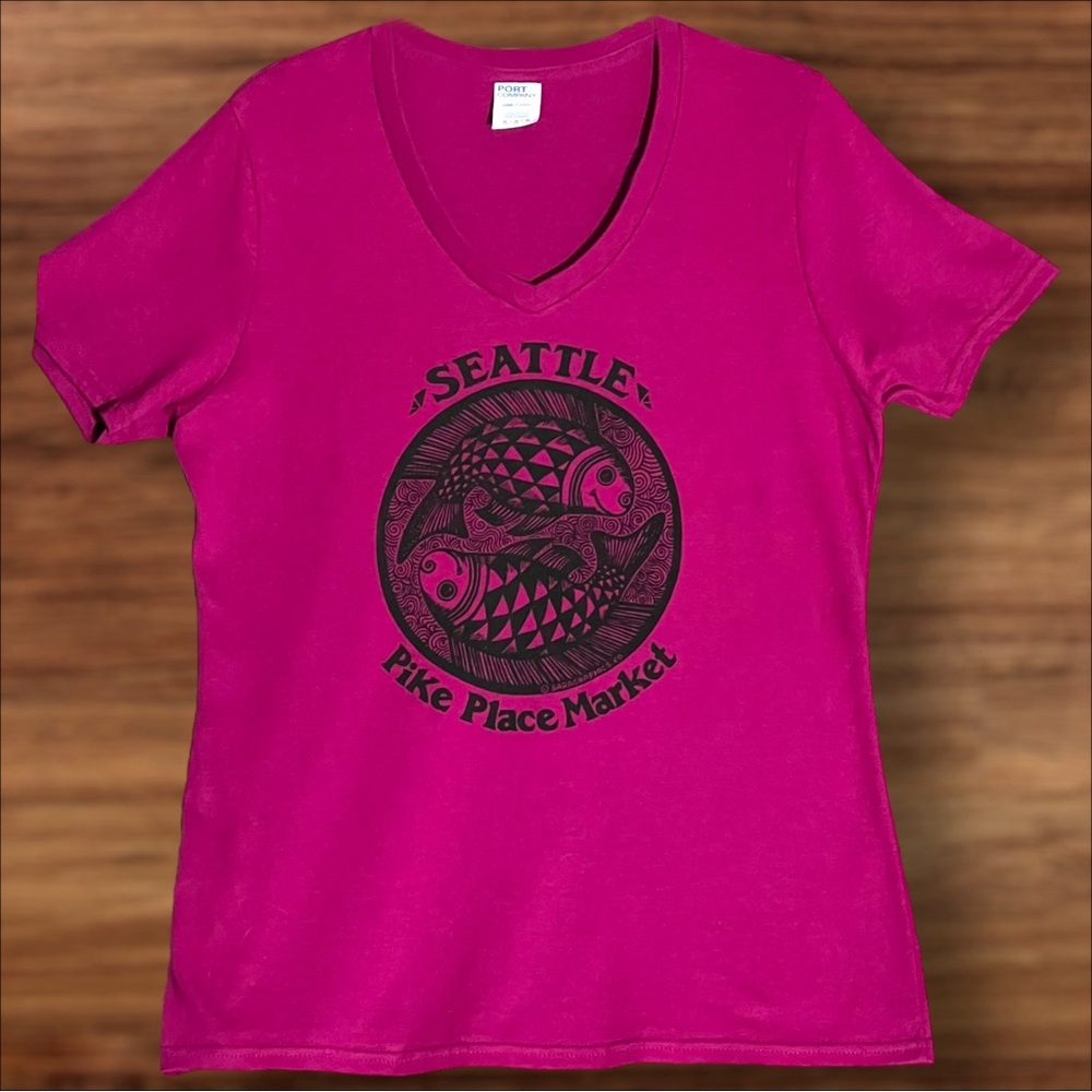 Women’s Seattle Pike’s Place Market Short Sleeve T-Shirt - Fuschia - M